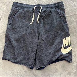 Nike Loose Fit At Knee Length Shorts Navy XL